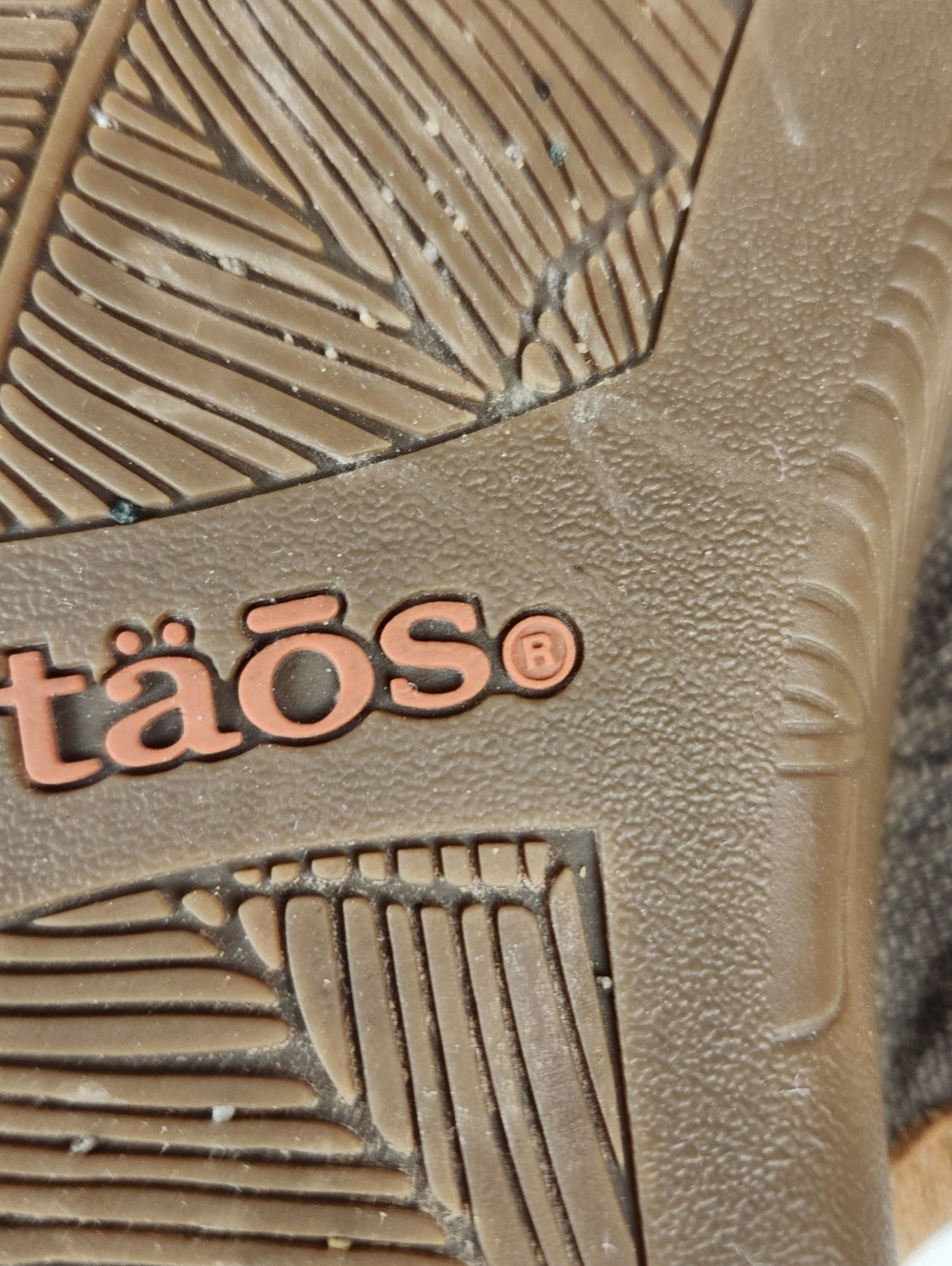 Taos Footwear Brown Canvas Slide Sandals with Tan Trim - Picture 8 of 11